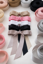 Cargar imagen en el visor de la galería, 𝑨𝒍𝒆𝒔𝒔𝒂 Bow